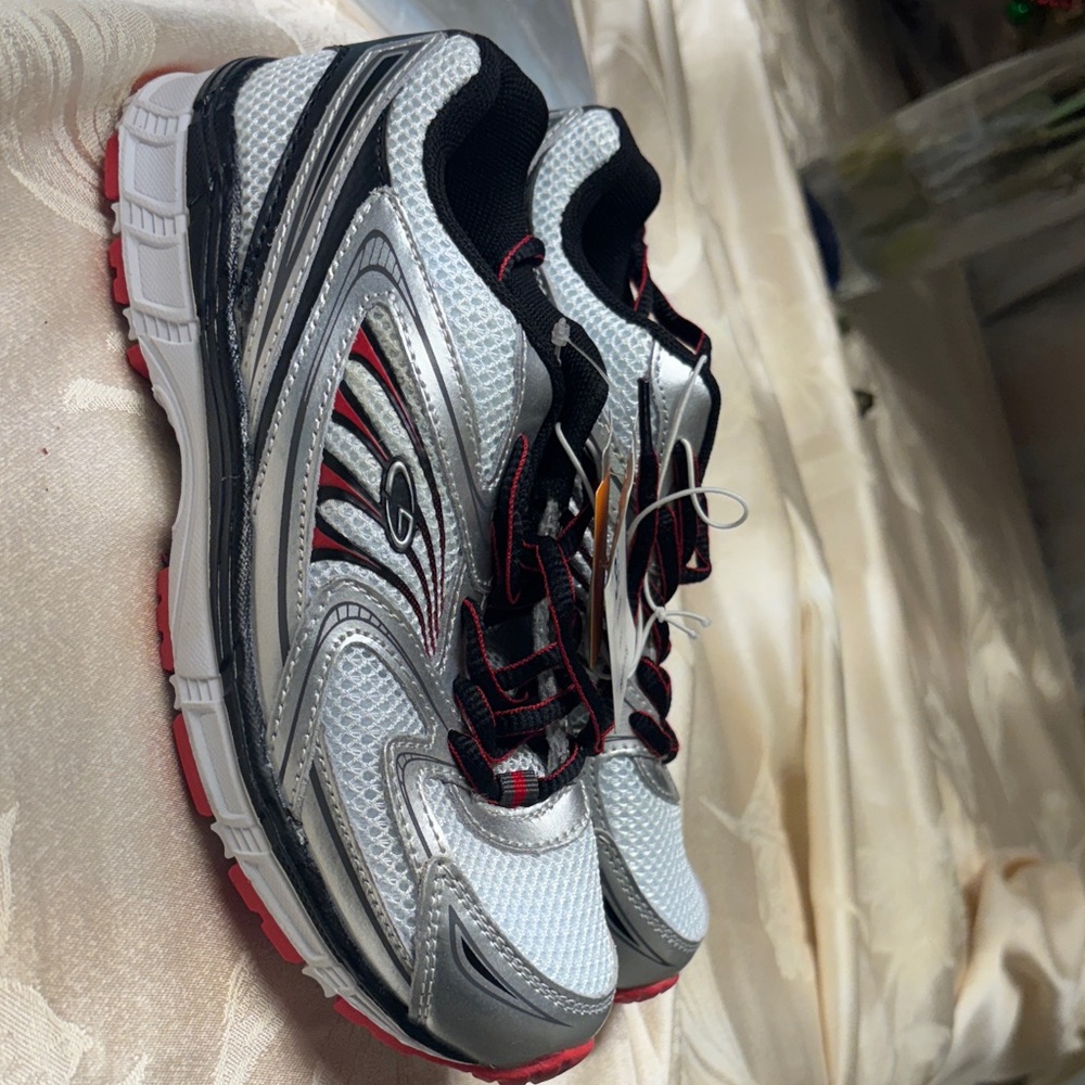 Champion Kids Sneakers in Silver and Red